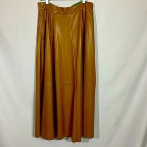 Maliparmi full pleather skirt with pockets! Saddle brown NWT!